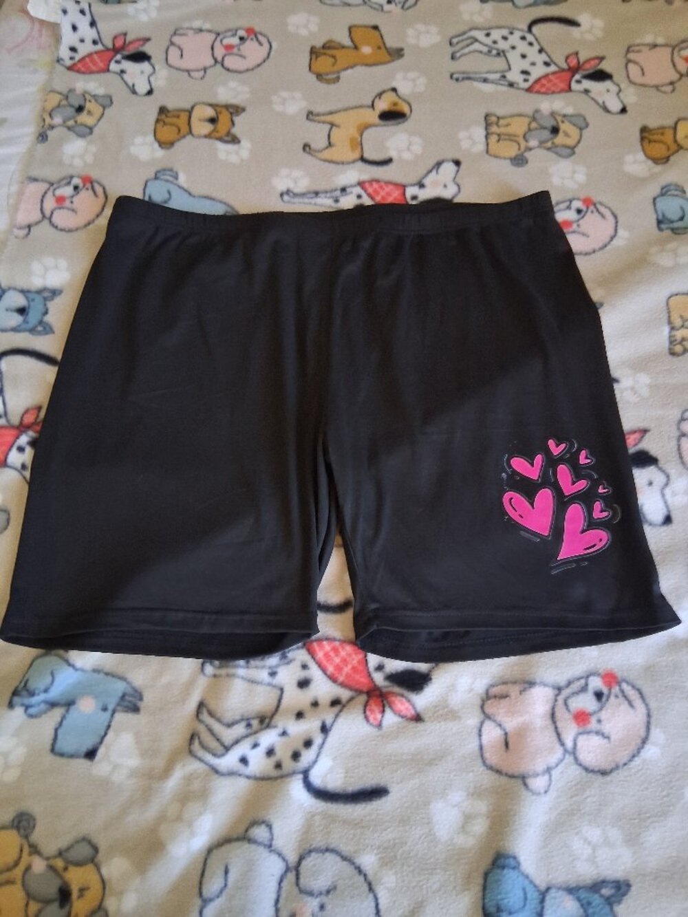 pretty woman's heart shorts pink and black